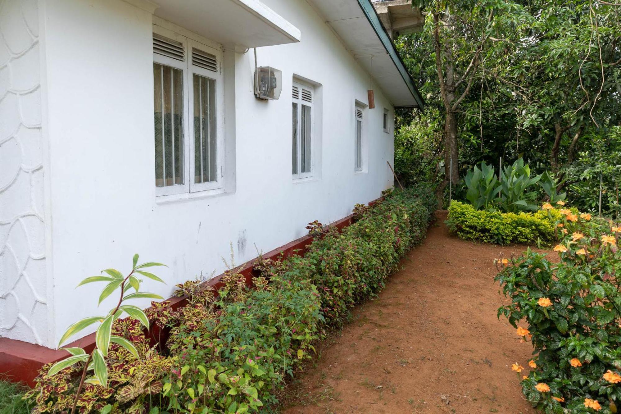 Ella Relax Inn Exterior photo